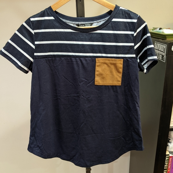 NWOT Shein T - Picture 2 of 5